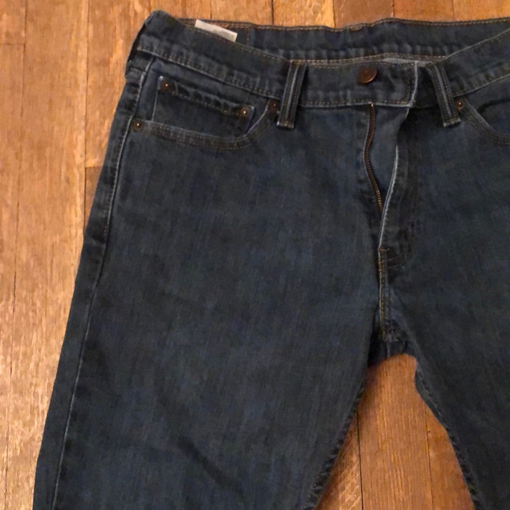 Men’s 33x30 Levi Jeans - Picture 2 of 3